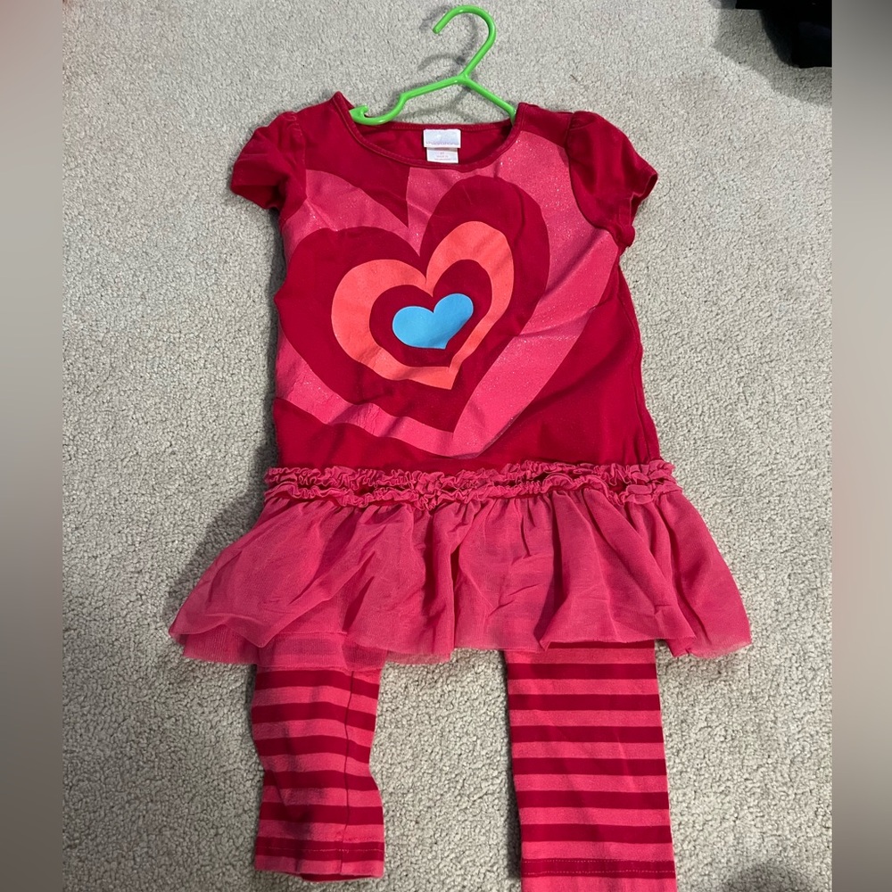 Super cute matching set! Still in great condition